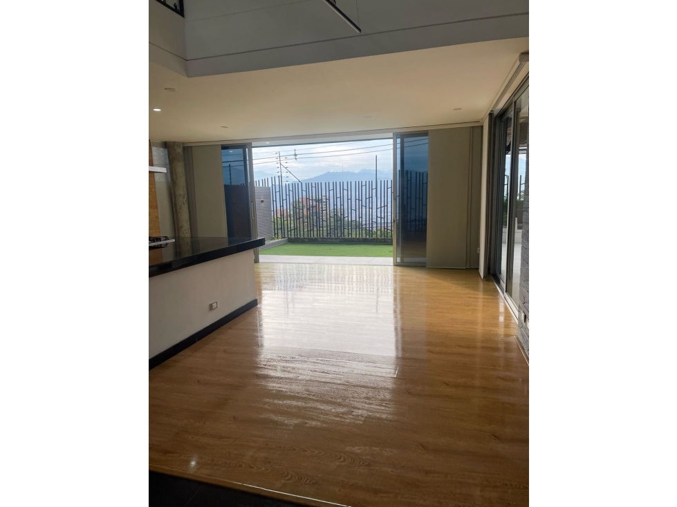 HERMOSA CASA EN ENVIGADO SECTOR LOMA DEL ATRAVEZADO LINDOS ACABADOS — foto 4