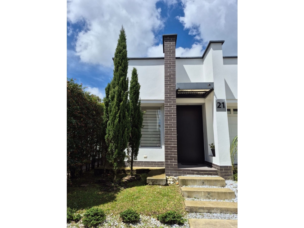 Hermosa casa en El Retiro en unidad cerrada