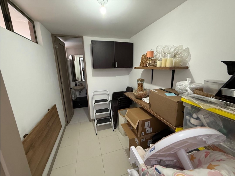 HERMOSA CASA EN ENVIGADO JARDIN INTERNO UNIDAD COMPLETA — foto 6