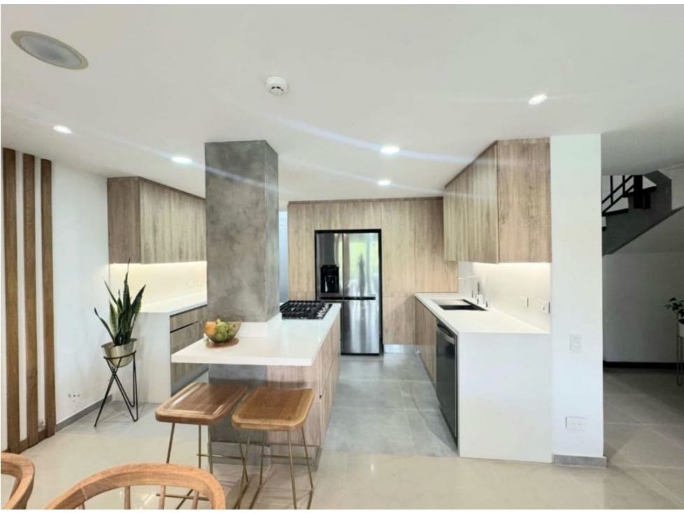 HERMOSA CASA EN ENVIGADO LINDOS ACABADOS ZONA VERDE INTERNO — foto 3