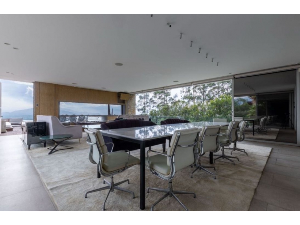 HERMOSA CASA EN ENVIGADO SECTOR LOMA DEL CHOCHO EXCELENTE UNIDAD — foto 3