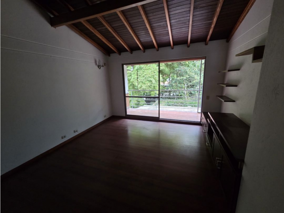 HERMOSA CASA EN ENVIGADO UNIDAD COMPLETA SECTOR LOMA DEL CHOCHO — foto 6