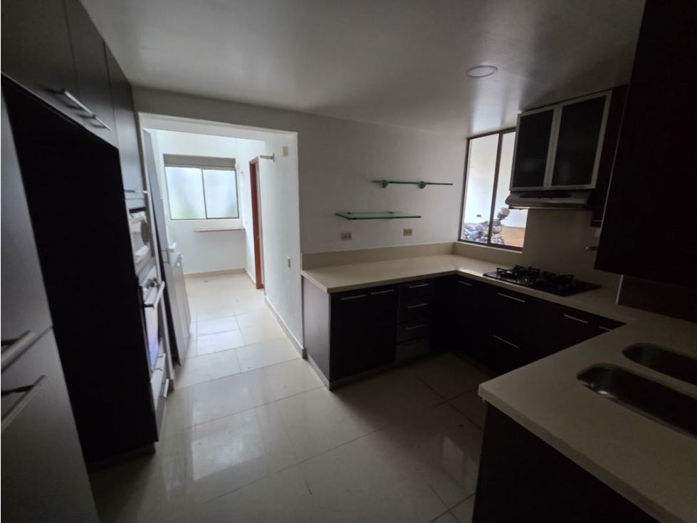 HERMOSA CASA EN ENVIGADO UNIDAD COMPLETA SECTOR LOMA DEL CHOCHO — foto 2