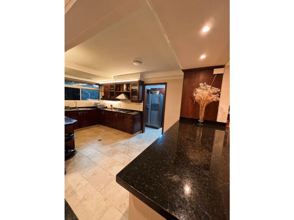 HERMOSA CASA EN ENVIGADO LOMA DEL ESCOBERO CON PISCINA PRIVADA — foto 2