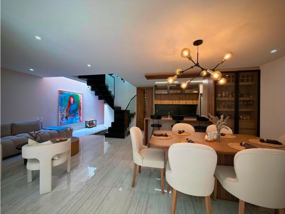 HERMOSA CASA EN ENVIGADO. LOMA DEL ATRAVESADO. SECTOR MUY TRANQUILO. — foto 2