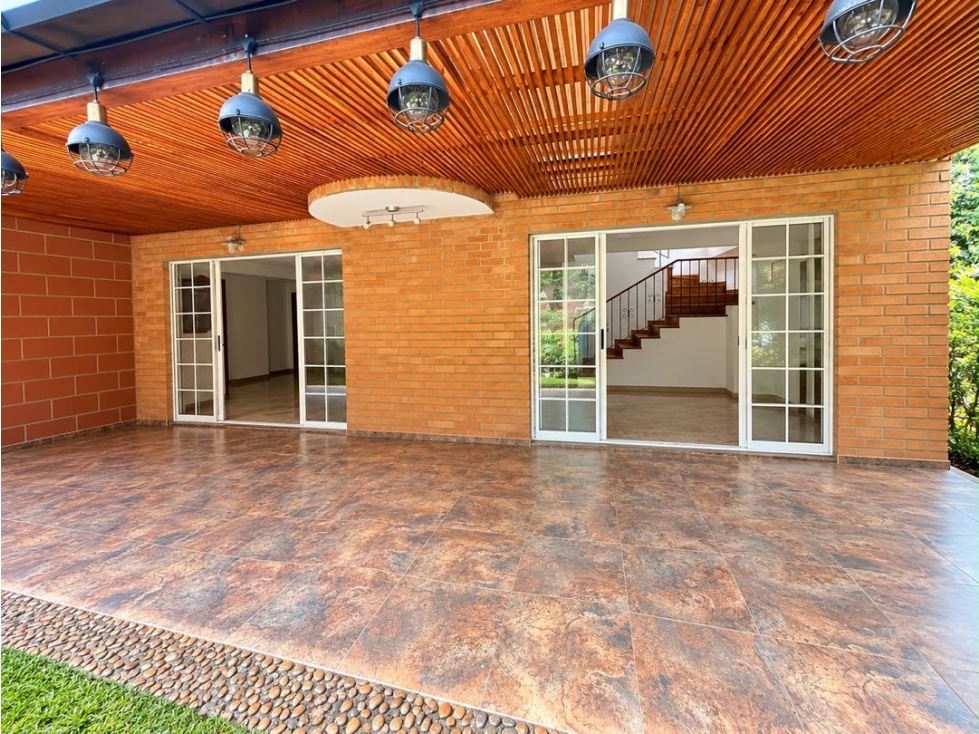 HERMOSA CASA EN ENVIGADO LOMA DEL ESCOBERO — foto 3