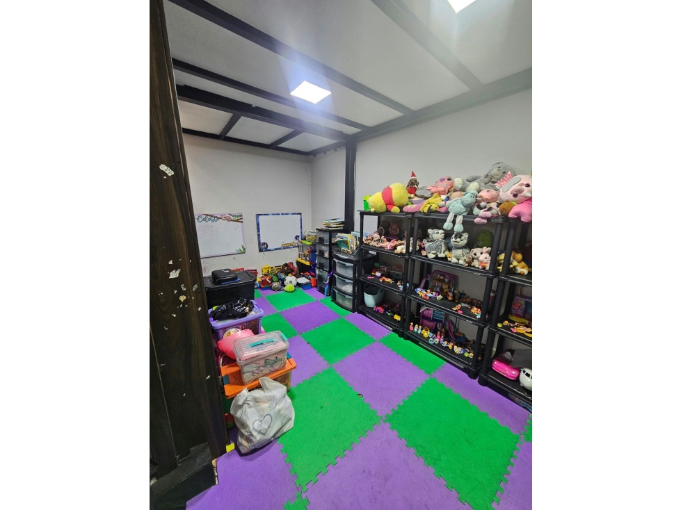 HERMOSA CASA EN ENVIGADO LOMA DE LAS BRUJAS UNIDAD COMPLETA — foto 4
