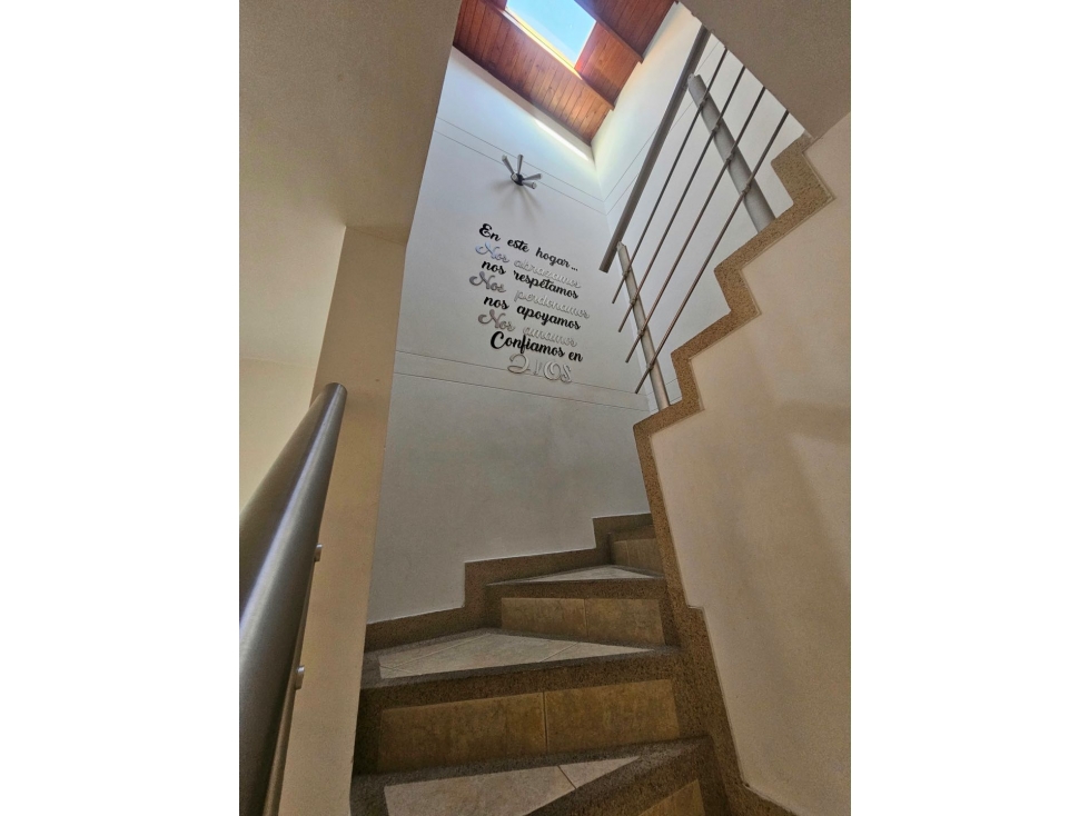 HERMOSA CASA EN ENVIGADO LOMA DE LAS BRUJAS UNIDAD COMPLETA — foto 6