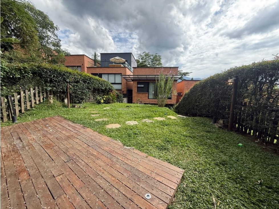 HERMOSA CASA EN ENVIGADO, LOMA DEL ATRAVESADO. SECTOR CAMPESTRE. - 2