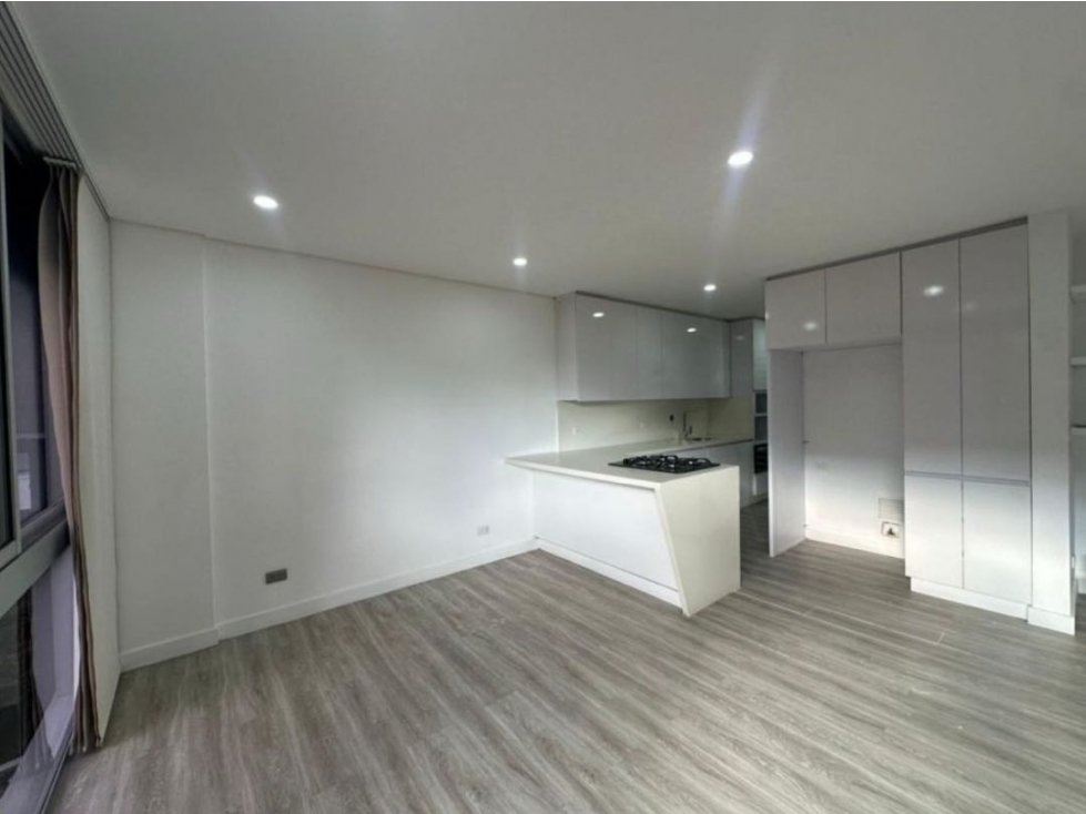 HERMOSA CASA EN ENVIGADO SECTOR MONTESORI ALQUILADA HASTA NOVIEMBRE