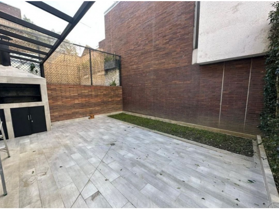 HERMOSA CASA EN ENVIGADO SECTOR MONTESORI ALQUILADA HASTA NOVIEMBRE — foto 3
