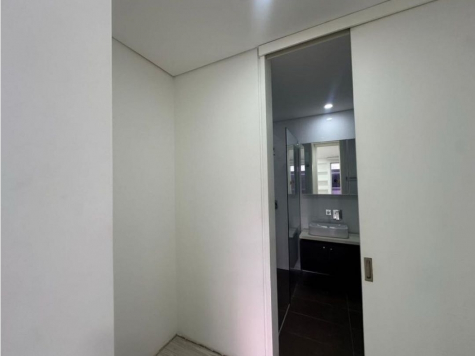 HERMOSA CASA EN ENVIGADO SECTOR MONTESORI ALQUILADA HASTA NOVIEMBRE — foto 4