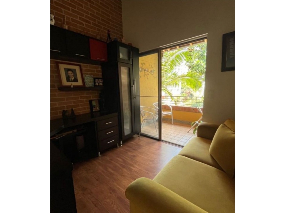 HERMOSA CASA EN ENVIGADO SECTOR LA ABADIA 2 NIVELES ZONA VERDE — foto 6