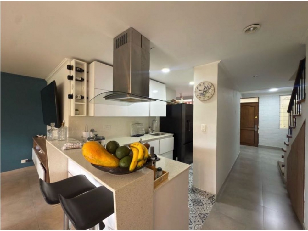 HERMOSA CASA EN ENVIGADO SECTOR TRANSVERSAL INTERMEDIA CERCA A TODO