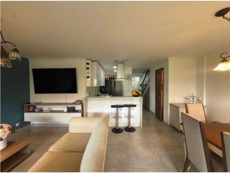 HERMOSA CASA EN ENVIGADO SECTOR TRANSVERSAL INTERMEDIA CERCA A TODO — foto 3
