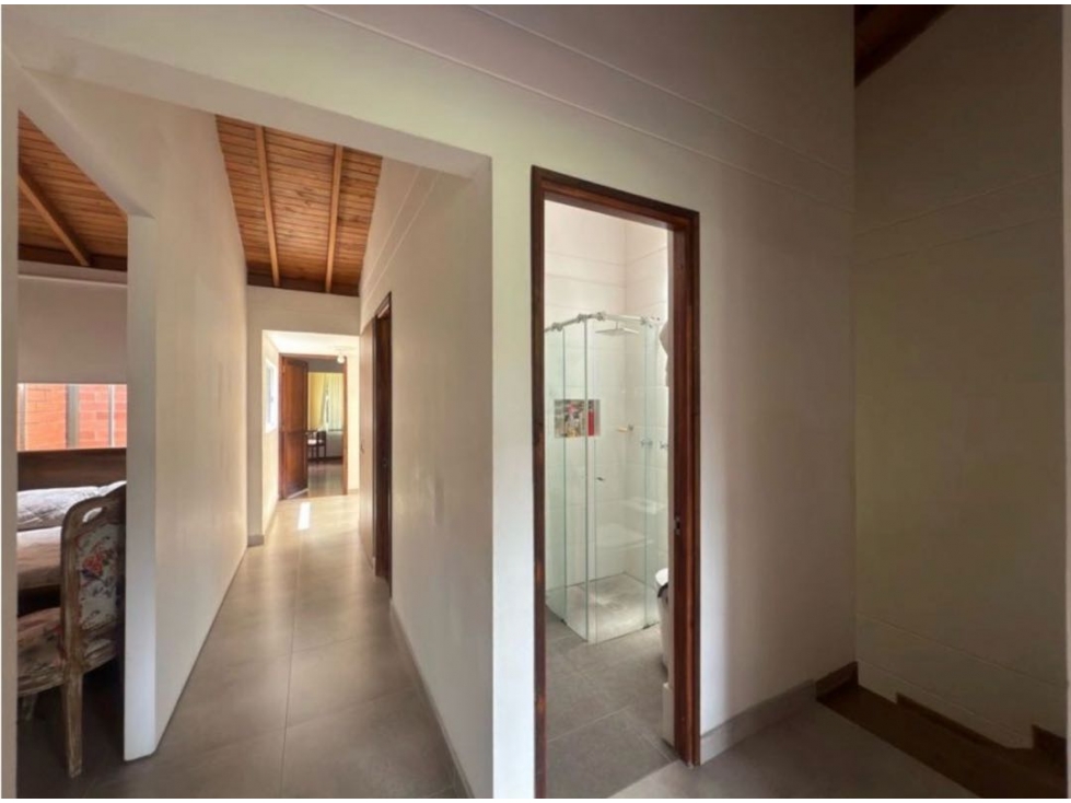 HERMOSA CASA EN ENVIGADO SECTOR TRANSVERSAL INTERMEDIA CERCA A TODO — foto 6