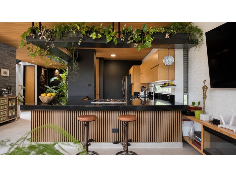HERMOSA CASA EN ENVIGADO SECTOR LOMA DEL ATRAVEZADO LINDA Y MODERNA - 2