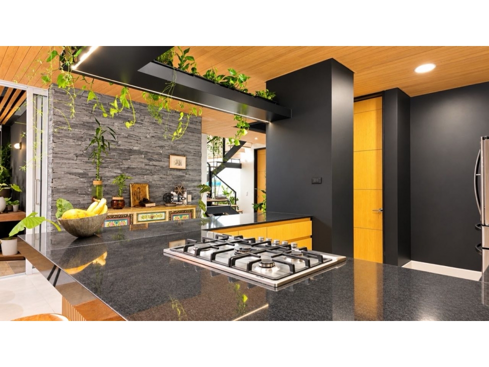 HERMOSA CASA EN ENVIGADO SECTOR LOMA DEL ATRAVEZADO LINDA Y MODERNA - 3