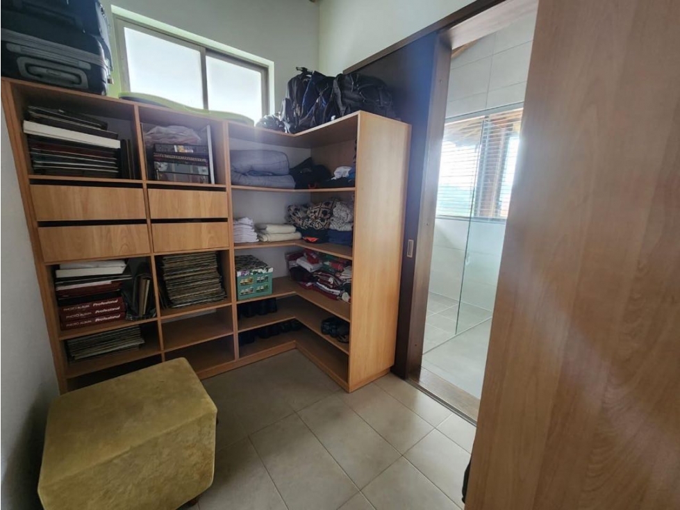 HERMOSA CASA EN ENVIGADO SECTOR LOMA DEL ESCOBERO CERCA AL ÉXITO — foto 3