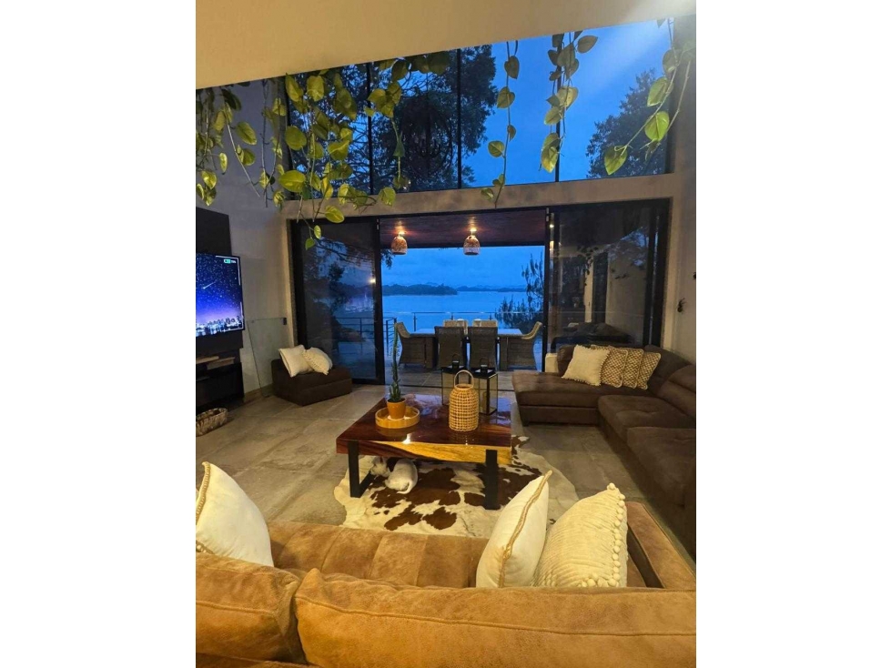 Hermosa casa en Guatape con vista a la Represa — foto 3