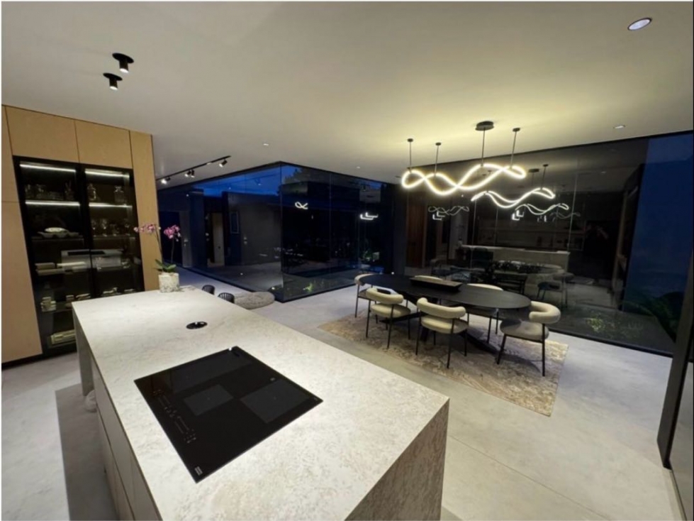 HERMOSA CASA EN LAS PALMAS ENVIGADO SIN PEAJE CERCA AL MALL INDIANA — foto 2