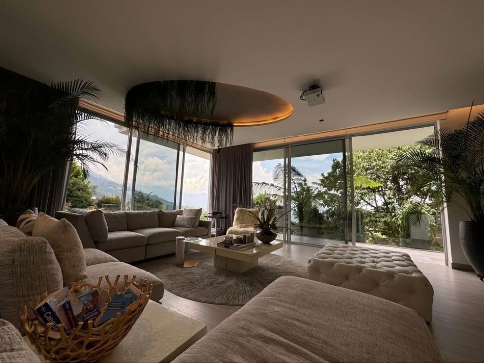 HERMOSA CASA EN LAS PALMAS PARCELACIÓN PRIVADA LINDA VISTA A LA CIUDAD