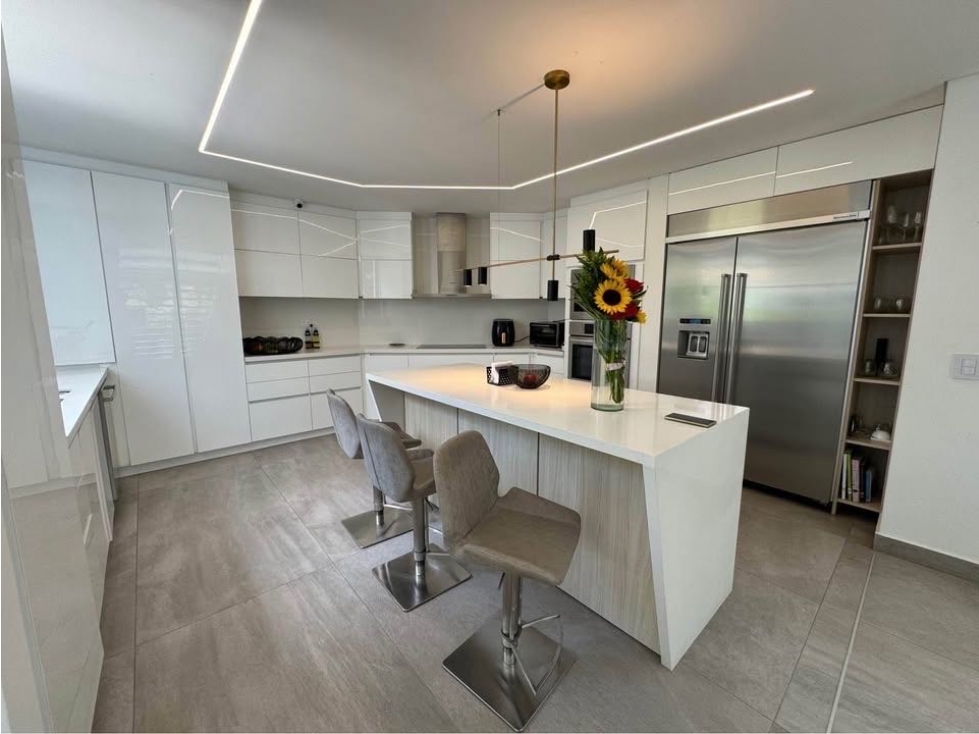 HERMOSA CASA EN LAS PALMAS PARCELACIÓN PRIVADA LINDA VISTA A LA CIUDAD — foto 2