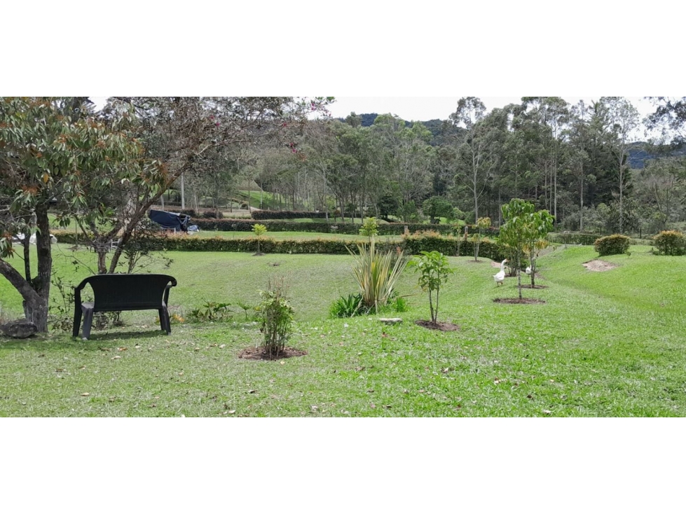 Hermosa lote en Guatape en parcelación en la vereda El Roble