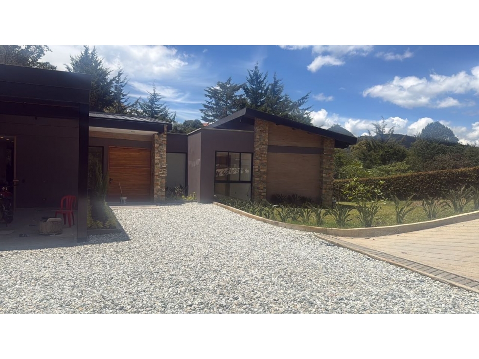 Hermosa casa en parcelación en Llanogrande - 2