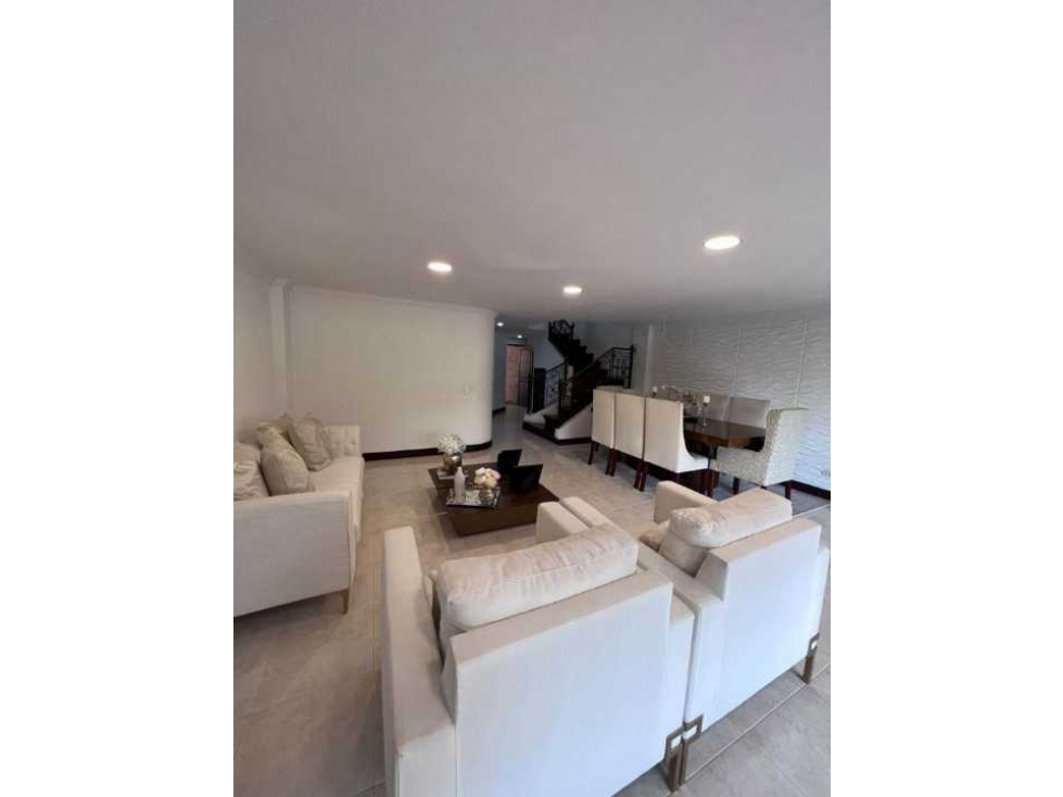 Casa en venta Precio oportunidad Poblado San Lucas