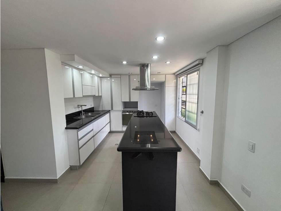Hermosa casa en Rionegro barrio Altos del Lago - 4