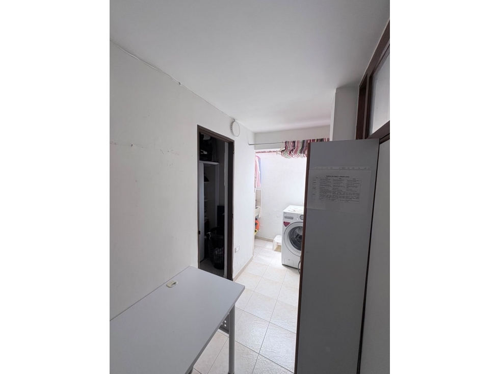 HERMOSA CASA EN RNVIGADO LOMA DEL ESCOBERO TODO CERCA UNIDAD COMPLETA - 6