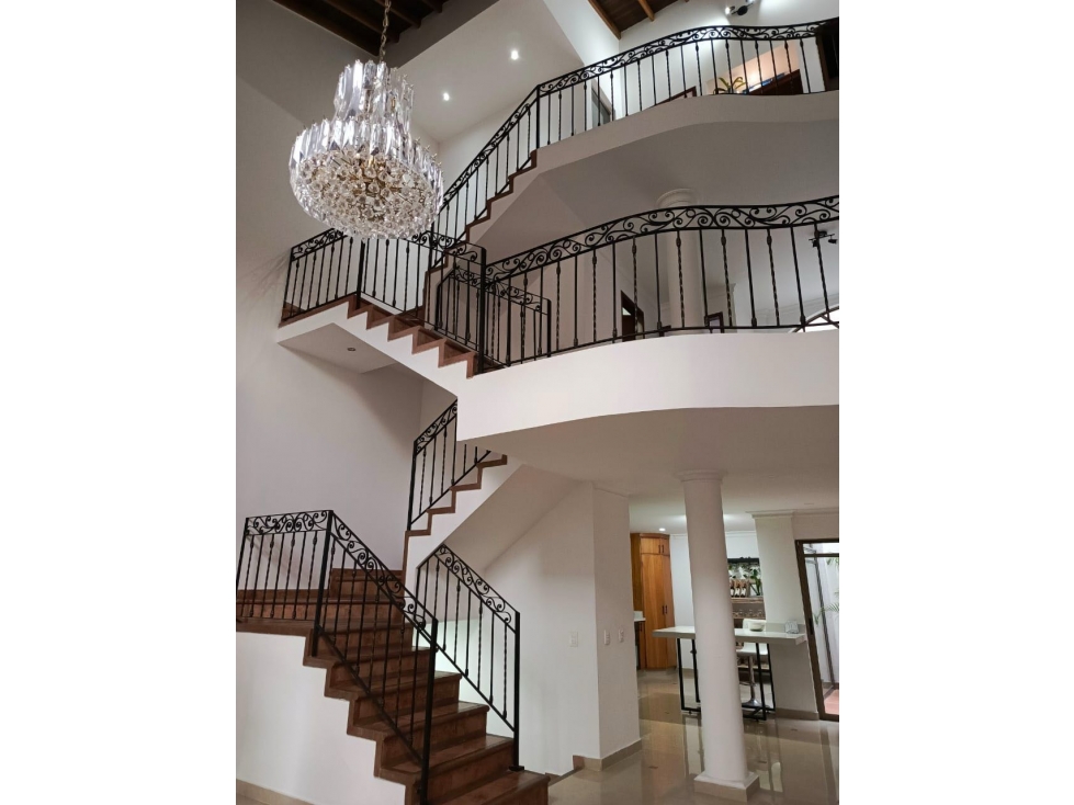 HERMOSA CASA EN SABANETA LOMA SAN JOSÉ UNIDAD COMPLETA — foto 2