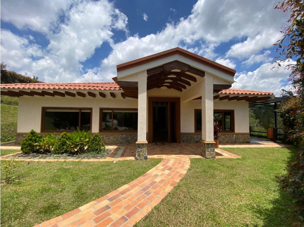Hermosa casa en San Vicente vereda La Porquera