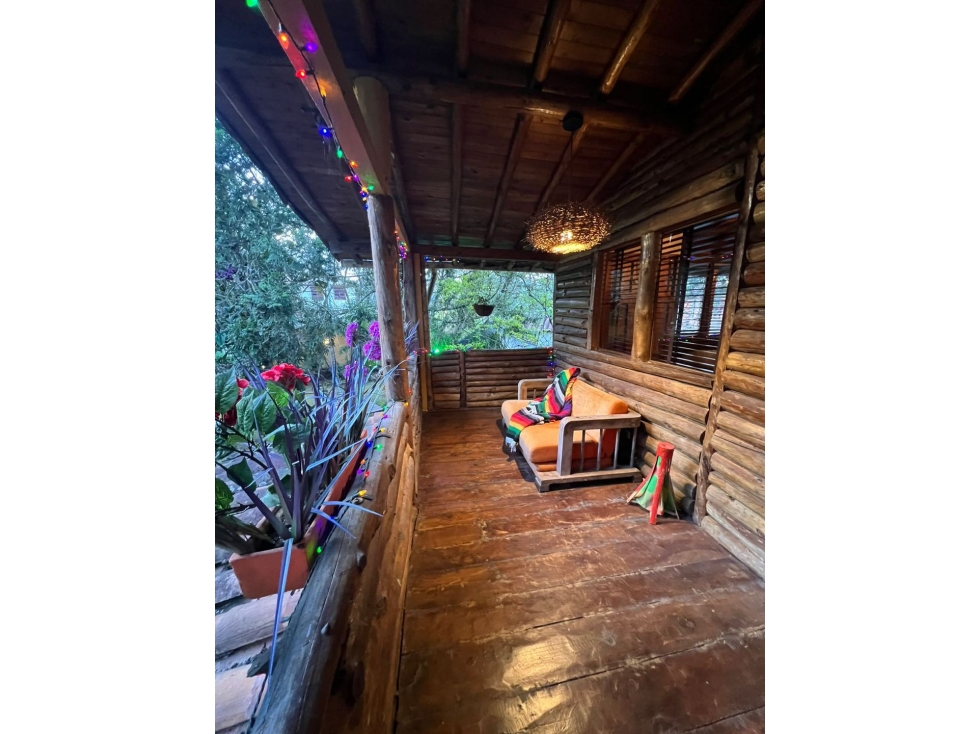 HERMOSA CASA EN SANTA ELENA. VEREDA BARRO BLANCO.