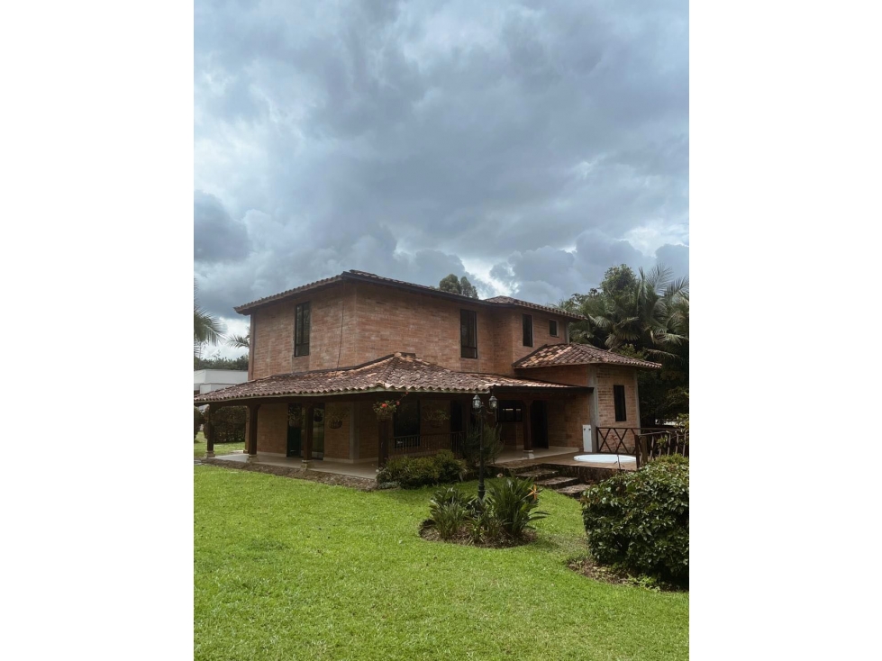 Hermosa Casa en Sector Exclusivo de Llanogrande