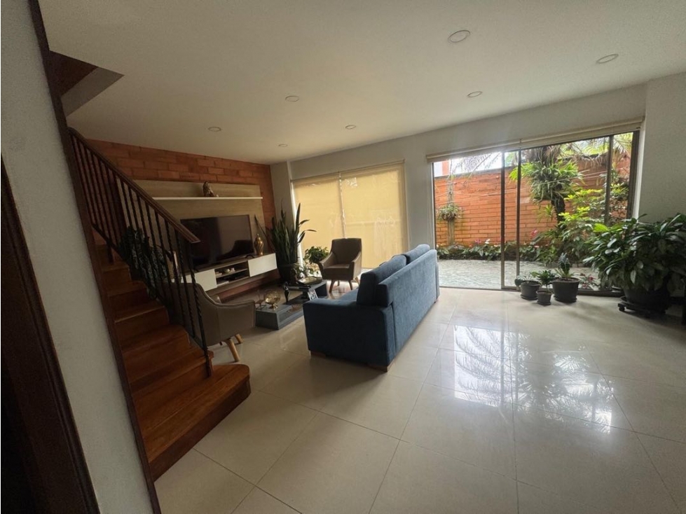 HERMOSA CASA EN SURAMÉRICA CERCA AL MALL PRINCIPAL — foto 3