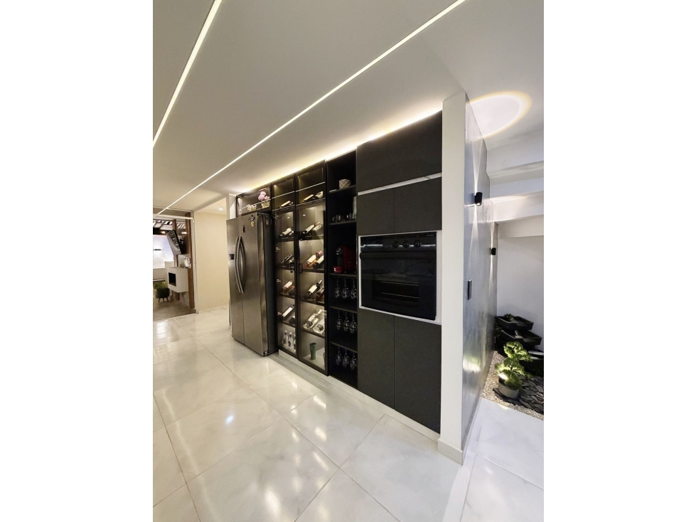 HERMOSA CASA EN SURAMÉRICA ITAGUI PARTE BAJA CERCA AL MALL LA 77 SUR — foto 4
