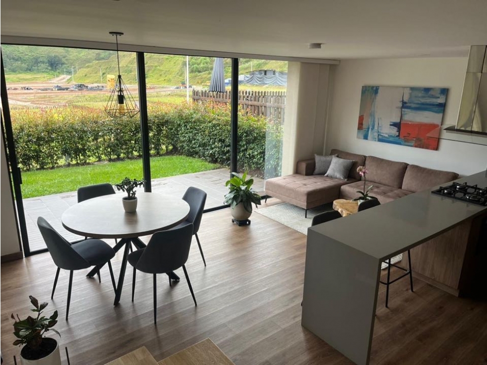 Hermosa casa en urbanización cerrada