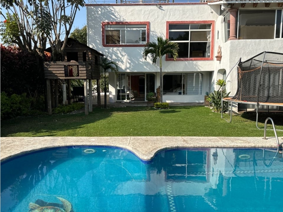 Hermosa casa en venta con ALBERCA, al Norte de Cuernavaca, Morelos