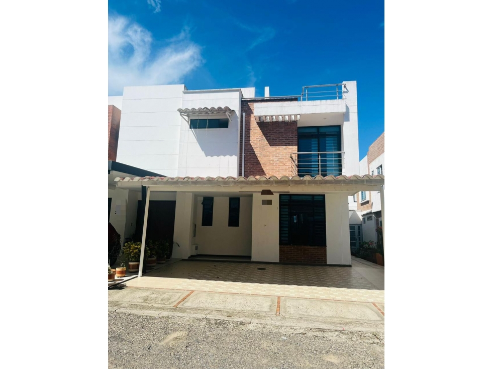 HERMOSA CASA EN VENTA CONJUNTO CERRADO VALLE DE LOS GUARATAROS-YOPAL
