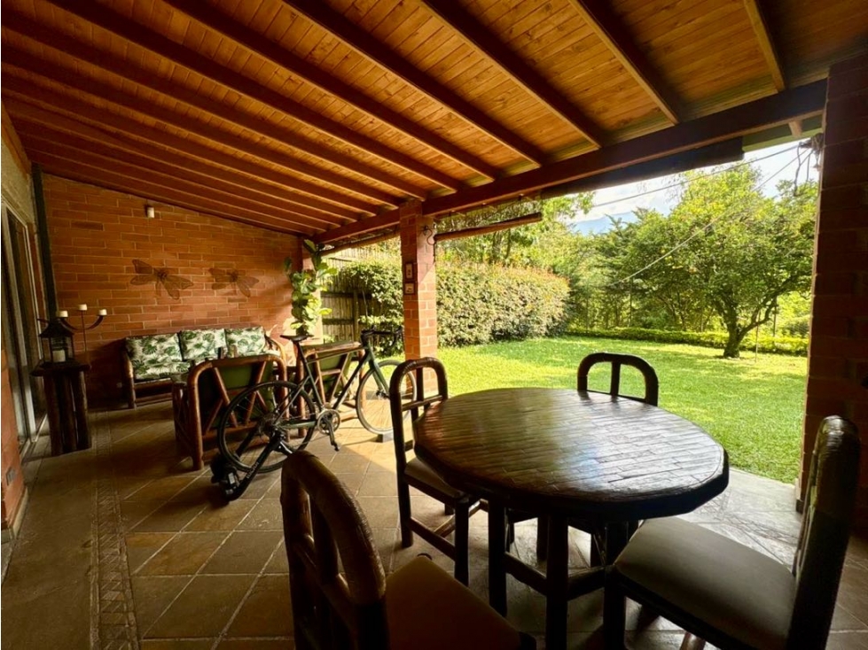 Hermosa casa en venta de 290m² en envigado sector la Sebastiana — foto 3