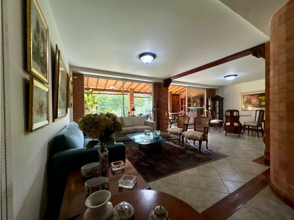 Hermosa casa en venta de 290m² en envigado sector la Sebastiana — foto 4