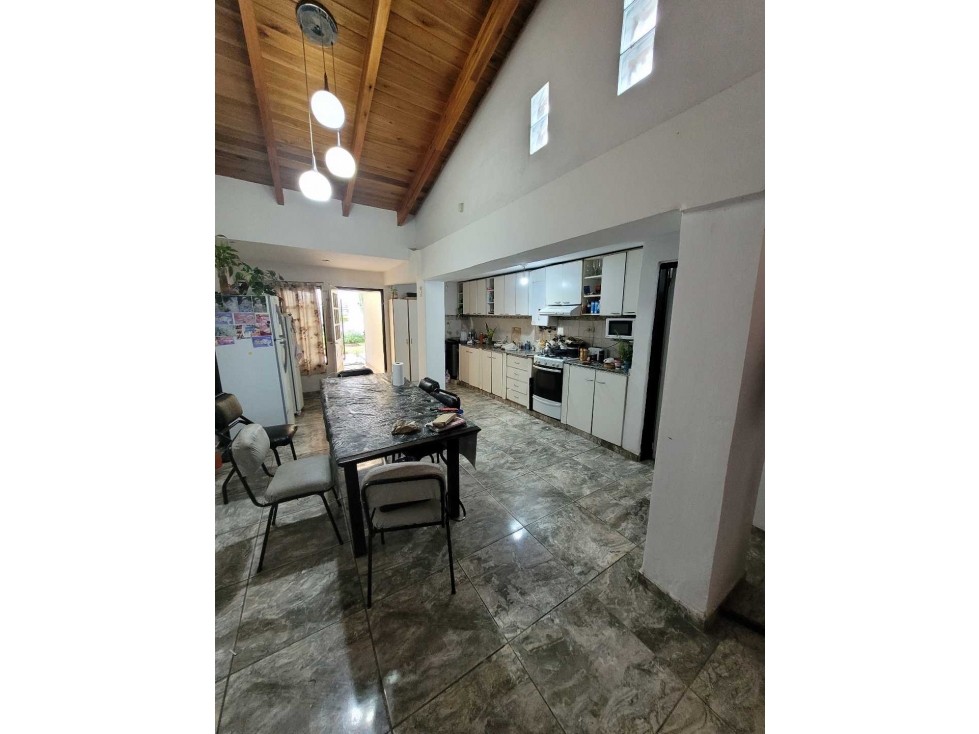 Hermosa casa en venta en B° Poeta Lugones - 2