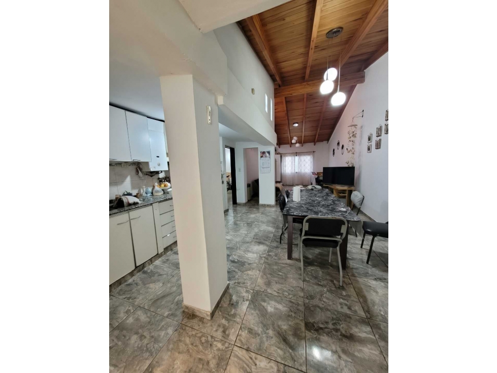 Hermosa casa en venta en B° Poeta Lugones - 3
