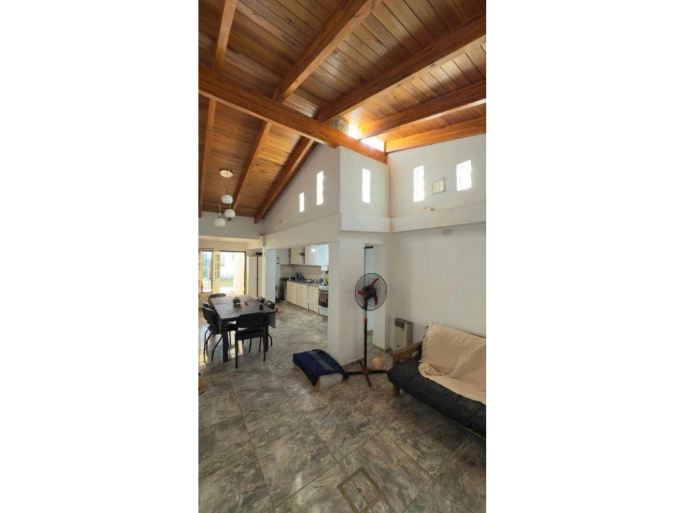 Hermosa casa en venta en B° Poeta Lugones - 1