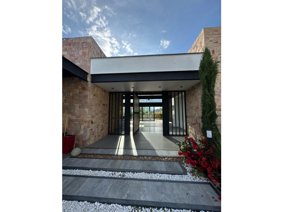 Hermosa casa en venta en El Retiro