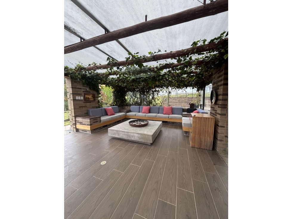 HERMOSA CASA EN VENTA EN LA CALERA
