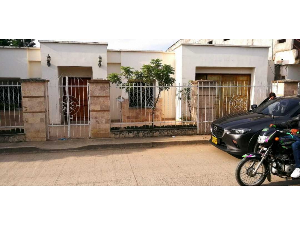 HERMOSA CASA EN VENTA EN LOS GARZONES - MONTERIA