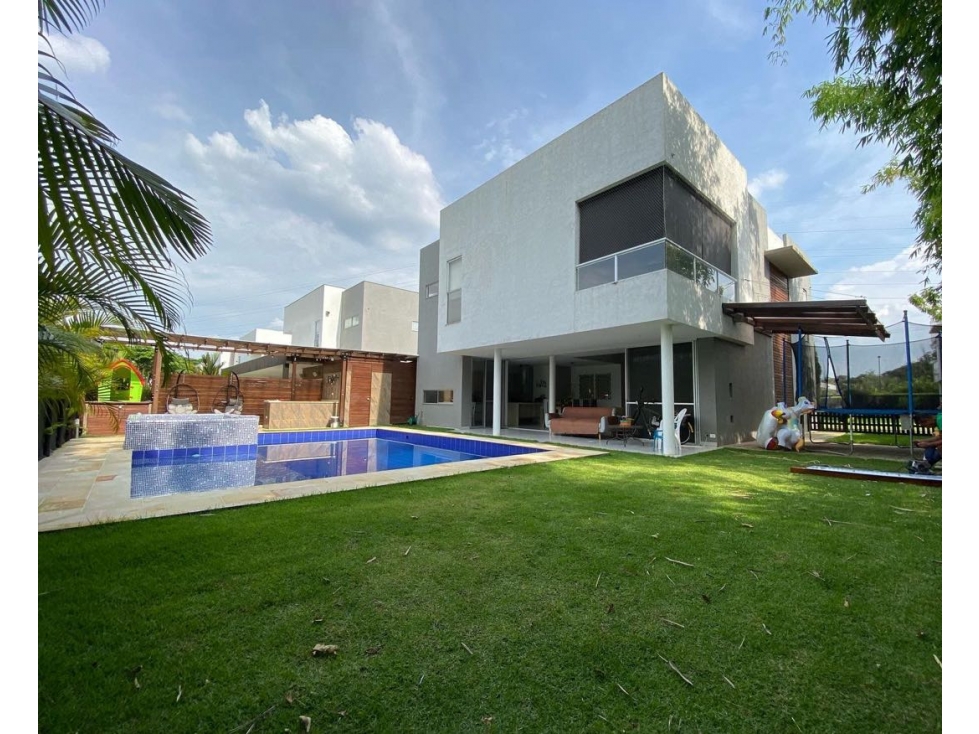 Hermosa Casa en venta en Pance - Cali